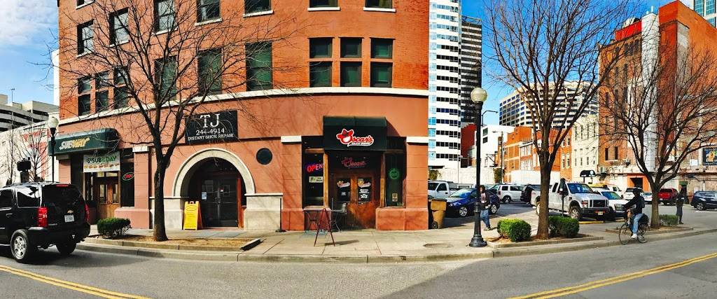 Oscars Taco Shop | restaurant | 530 Church St, Nashville, TN 37219, USA | 6152511507 OR +1 615-251-1507