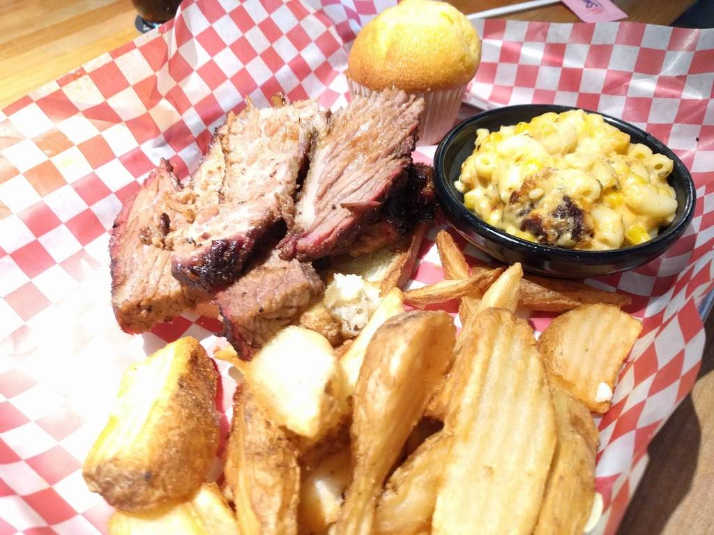 Famous Daves | restaurant | 13122 Jamboree Rd, Irvine, CA 92602, USA | 7144629179 OR +1 714-462-9179