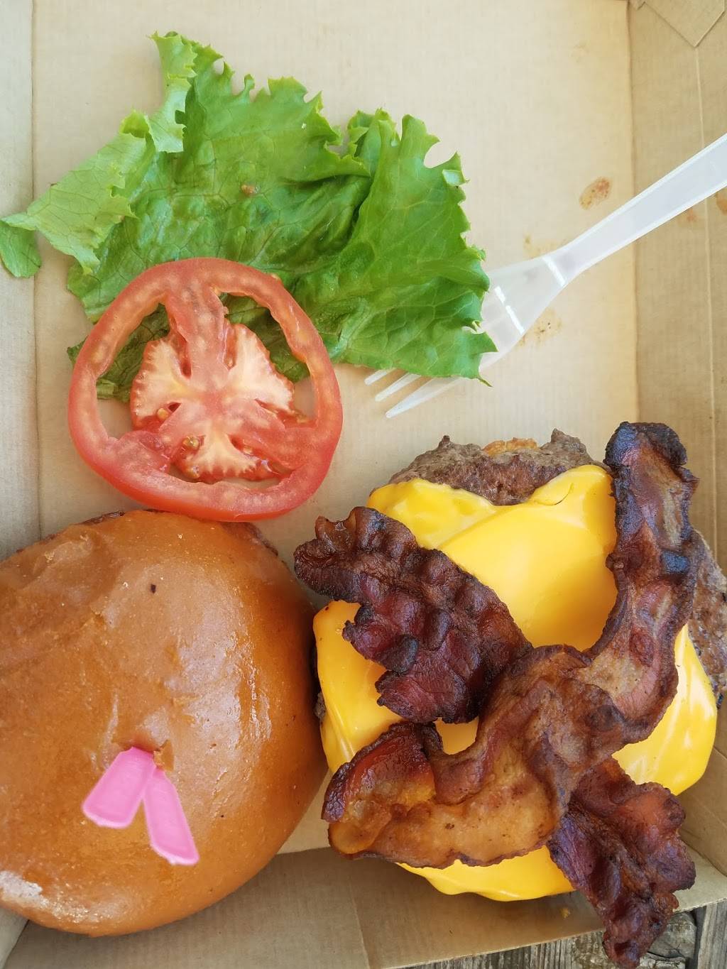 Twisted Root Burger Company | restaurant | 505 Houston St, Coppell, TX 75019, USA | 4692608292 OR +1 469-260-8292