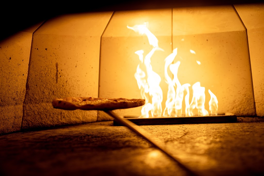 Geenas Cucina | restaurant | 36-21 Review Ave, Queens, NY 11101, USA | 7183927100 OR +1 718-392-7100