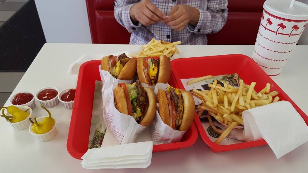 In-N-Out Burger | restaurant | 30655 Gateway Pl, Ladera Ranch, CA 92694, USA | 8007861000 OR +1 800-786-1000