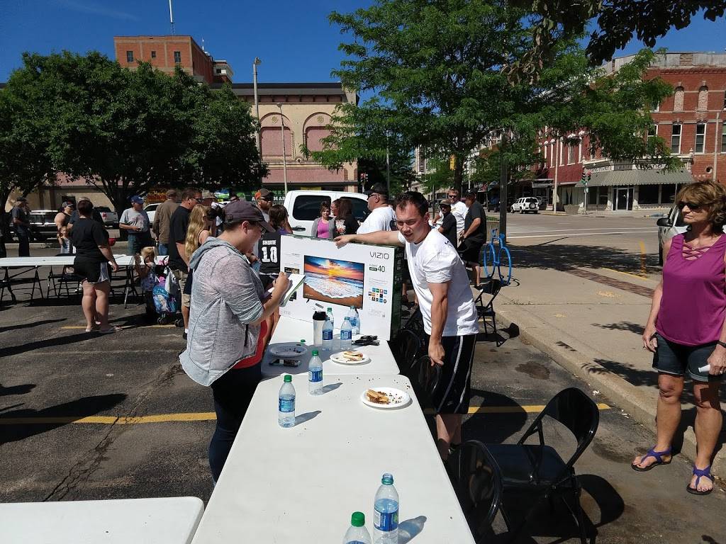 Coney Island Lunch Room | restaurant | 104 E 3rd St, Grand Island, NE 68801, USA | 3083827155 OR +1 308-382-7155
