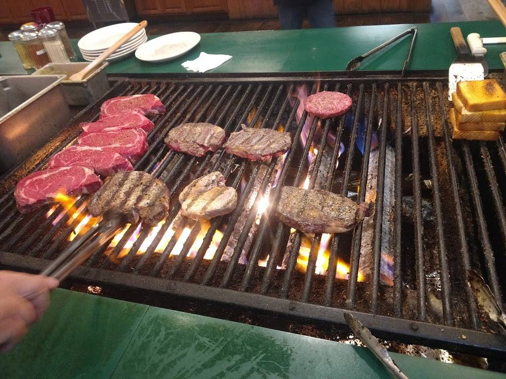 Sams Steakhouse | restaurant | 105 W Trefz Dr, Marshall, IL 62441, USA | 2178268123 OR +1 217-826-8123