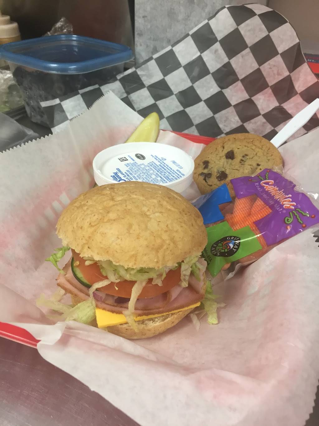 White Or Wheat Sandwich Shoppe | restaurant | 6940 Van Dorn St #101, Lincoln, NE 68506, USA | 4024343980 OR +1 402-434-3980