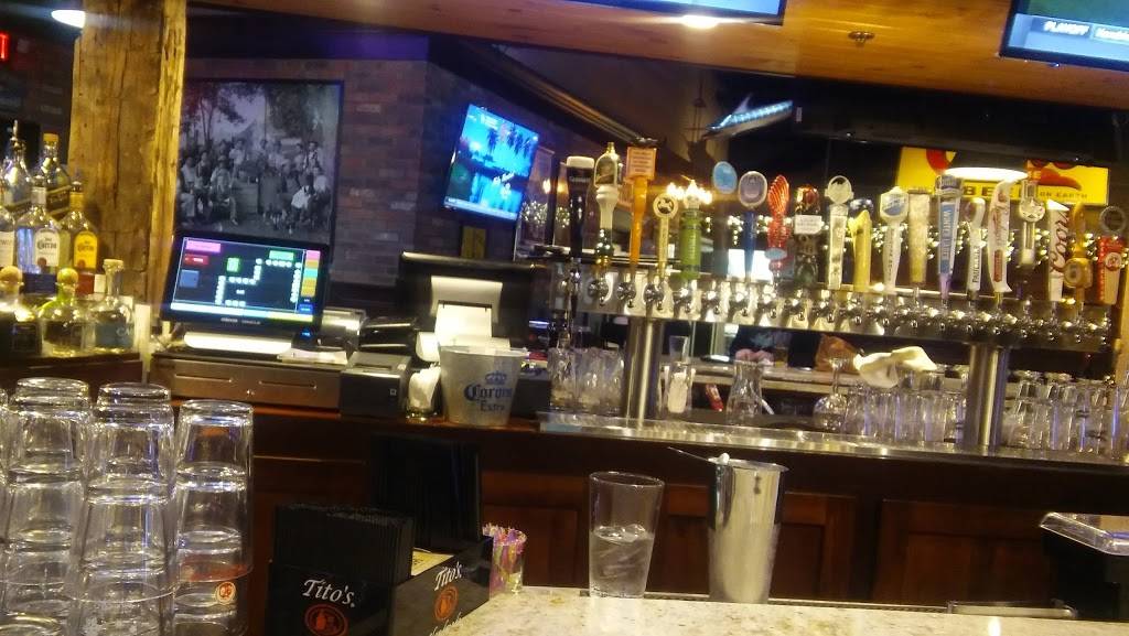 The Old Bag Of Nails Pub | restaurant | 101 E Alex Bell Rd, Centerville, OH 45459, USA | 9379525749 OR +1 937-952-5749