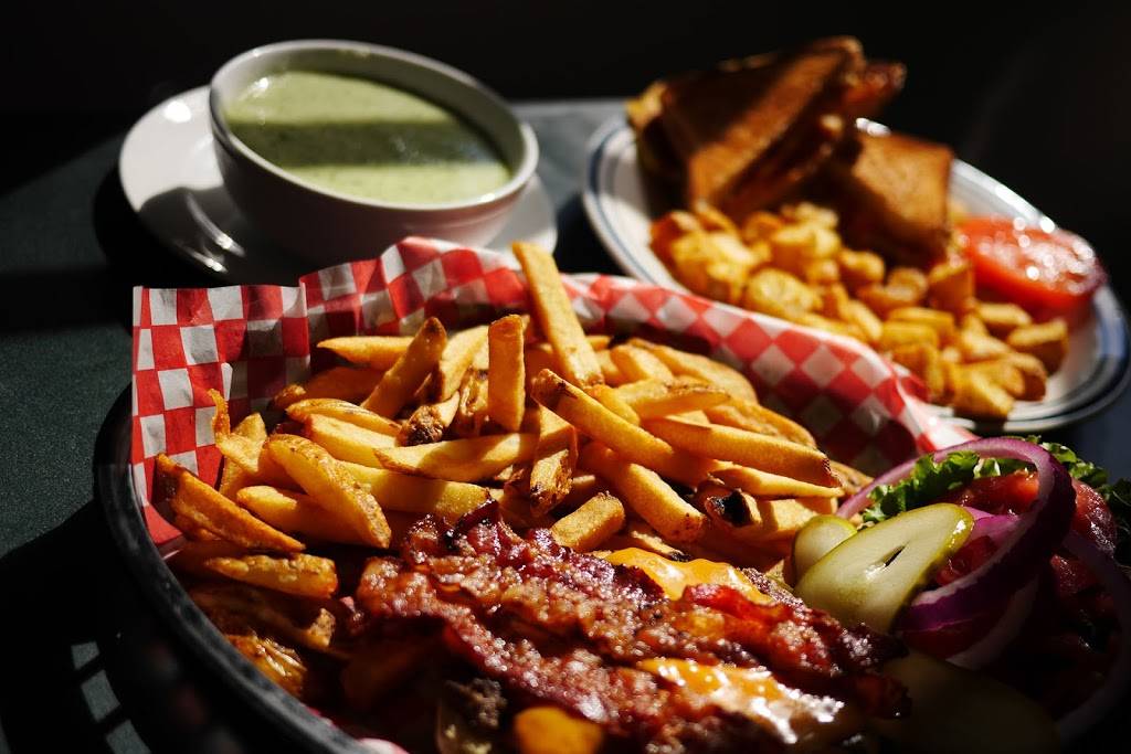 The Back Kitchen | restaurant | 5660 Front Rd, Stella, ON K0H 2S0, Canada | 6139292905 OR +1 613-929-2905