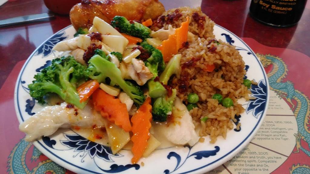 Chins Chinese Kitchen | restaurant | 5764 Evers Rd, San Antonio, TX 78238, USA | 2106811593 OR +1 210-681-1593