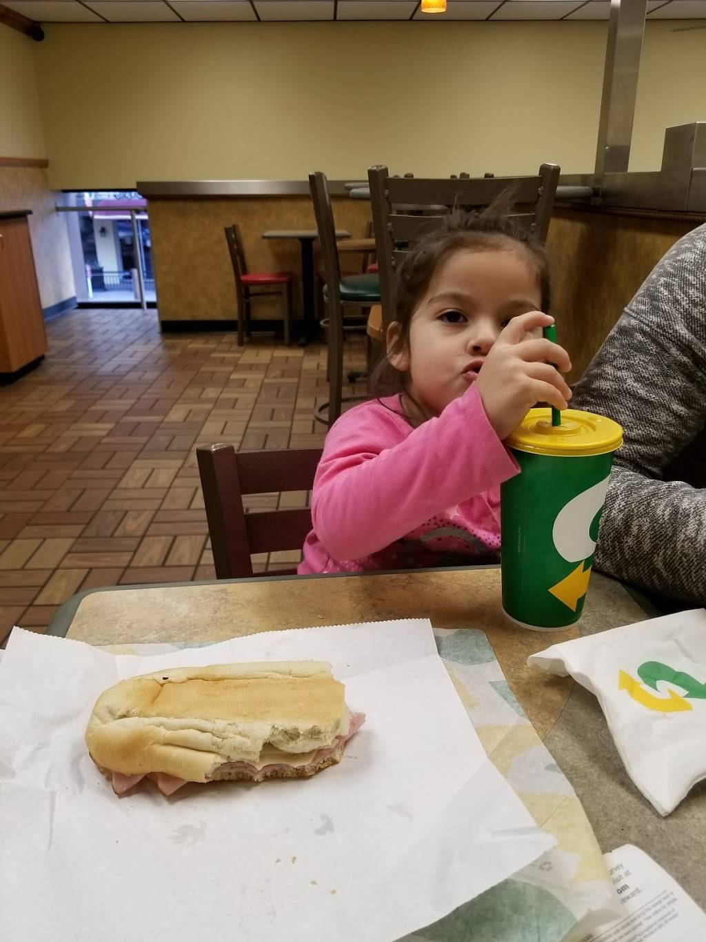 Subway | restaurant | 144 N Central Ave, Phoenix, AZ 85004, USA | 6022719866 OR +1 602-271-9866