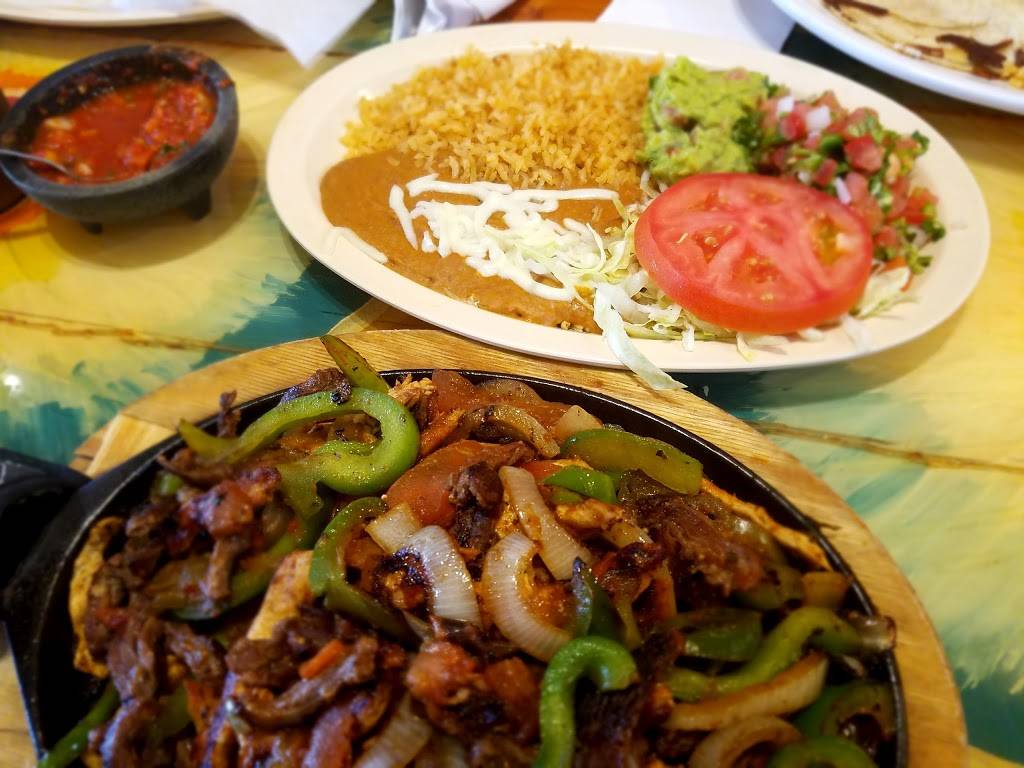 Guanajuato Mexican Restaurant | restaurant | 2317 S Howell Ave, Milwaukee, WI 53207, USA | 4144822269 OR +1 414-482-2269