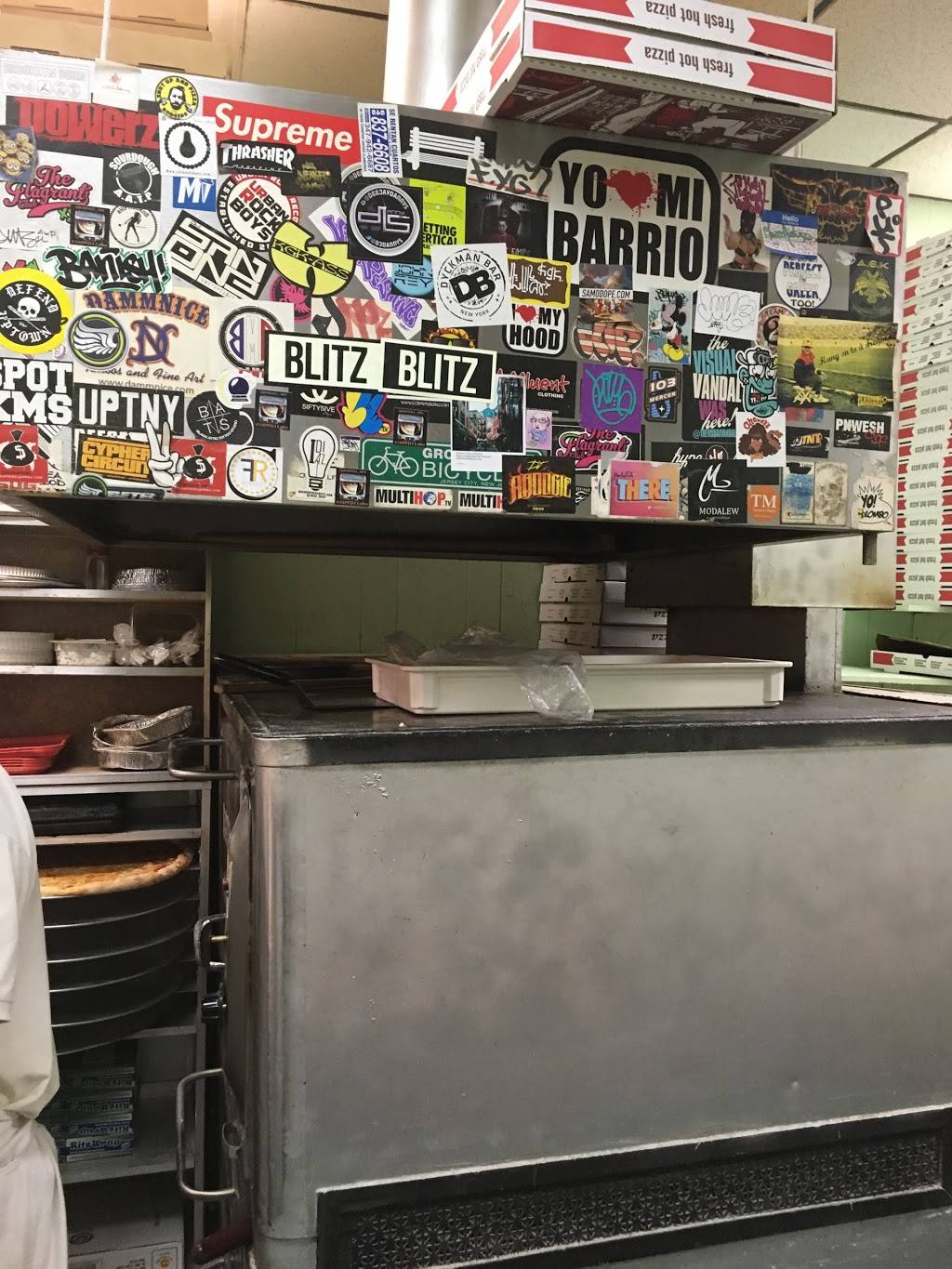 Pizza Palace | restaurant | 121 Dyckman St, New York, NY 10040, USA | 2125679588 OR +1 212-567-9588