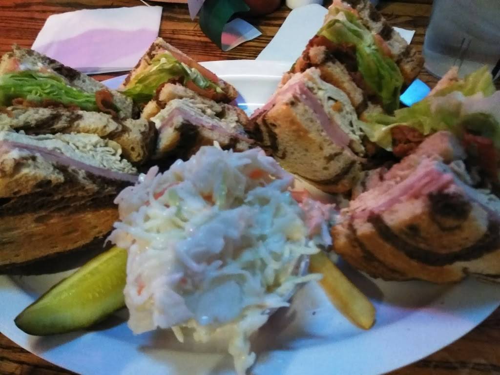 Kennedys Irish Pub | restaurant | 1055 W Huron St, Waterford Twp, MI 48328, USA | 2486811050 OR +1 248-681-1050