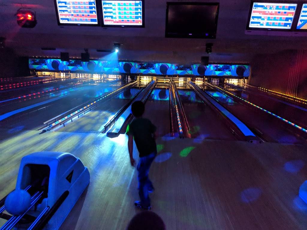 Seven Hills Lanes | meal takeaway | 7279 Broadview Rd, Seven Hills, OH 44131, USA | 2164471868 OR +1 216-447-1868