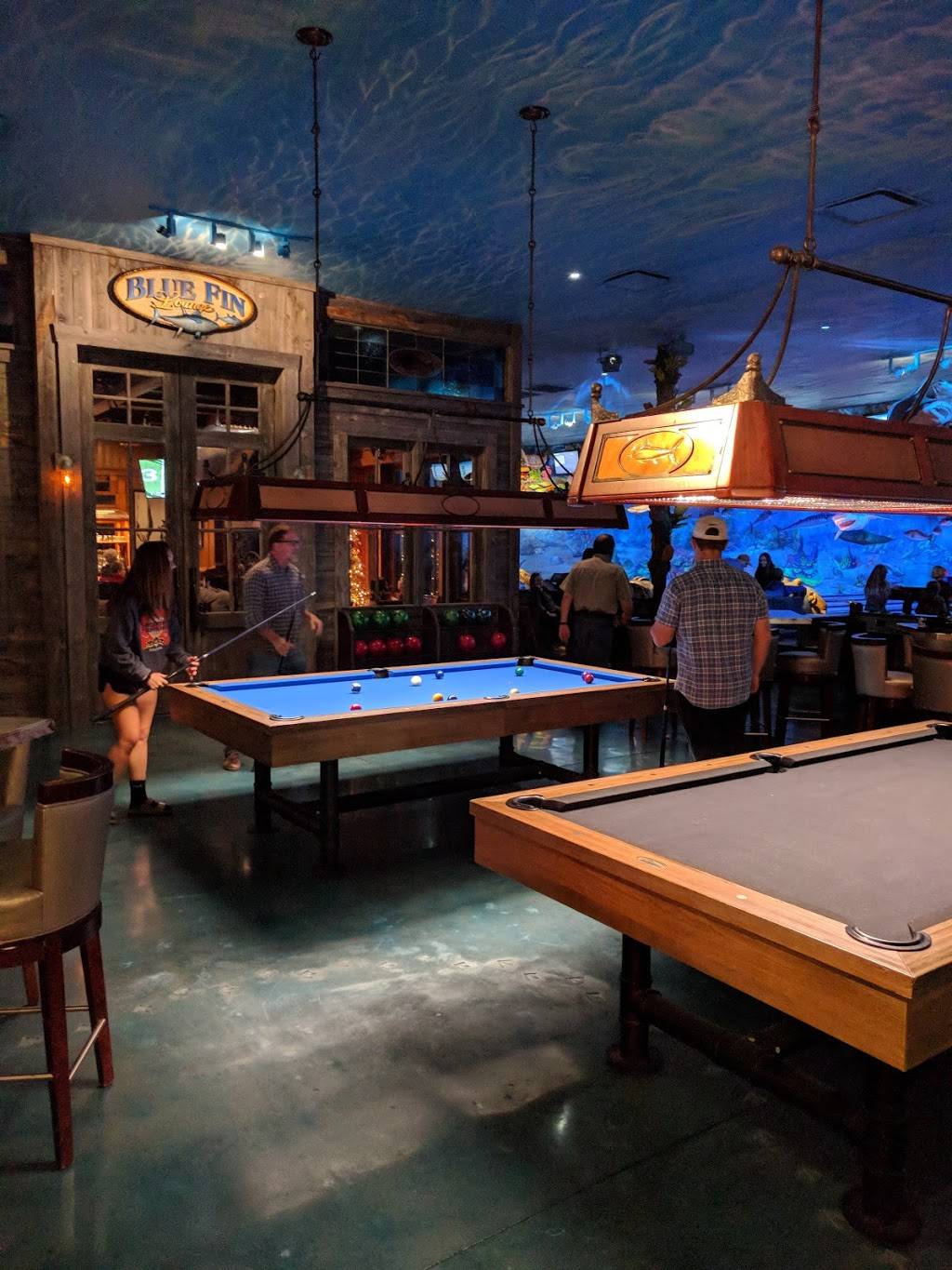 Uncle Bucks Fish Bowl & Grill | restaurant | 612 Devils Pool Rd, Ridgedale, MO 65739, USA | 4173352777 OR +1 417-335-2777