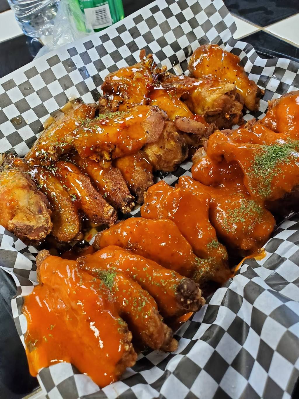 Valley Wings | restaurant | 15414 N 19th Ave C, Phoenix, AZ 85023, USA | 6025043937 OR +1 602-504-3937