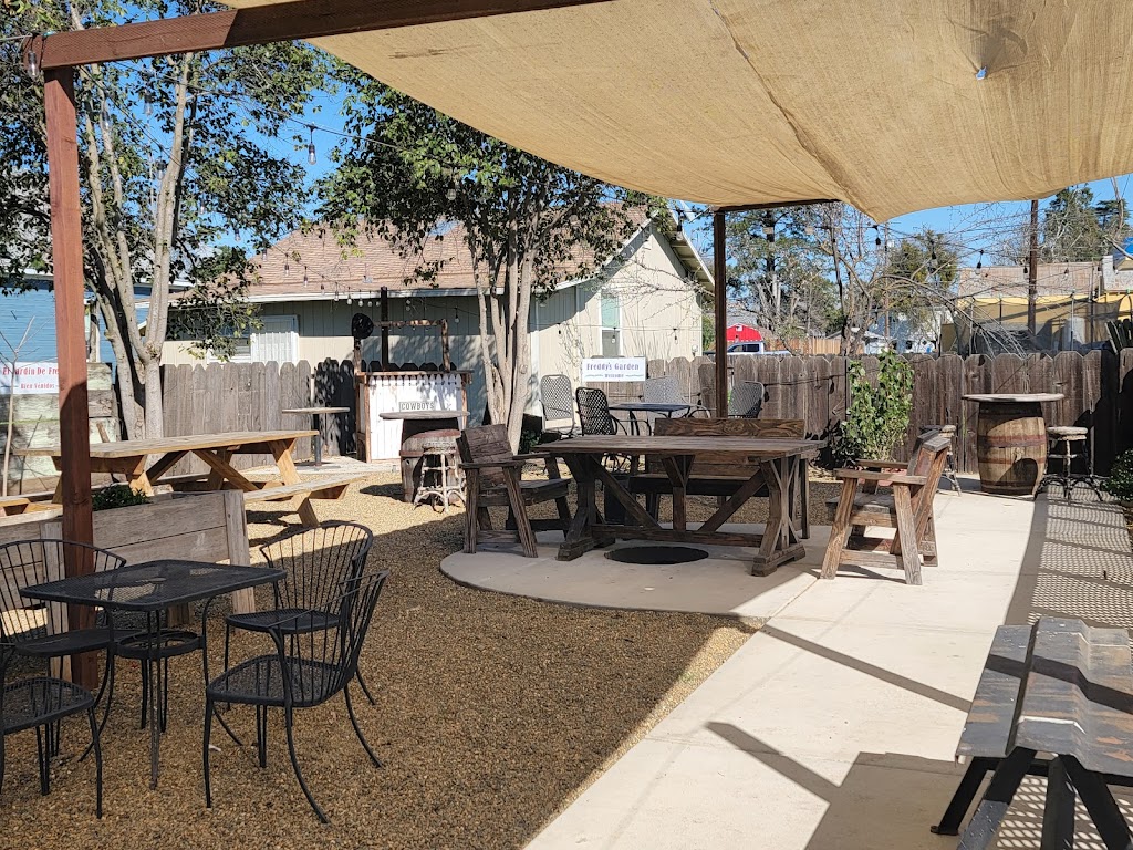 Freddys Kitchen Toteria | restaurant | 15890 CA-59, Snelling, CA 95369, USA | 2095042514 OR +1 209-504-2514