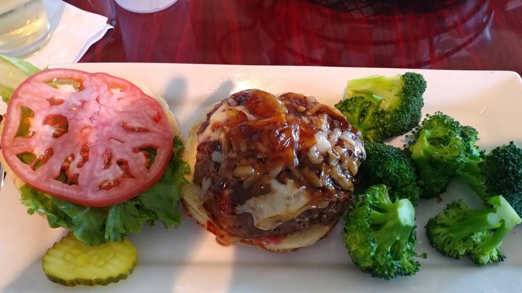 The Draught House | restaurant | 42 W Boylston St, West Boylston, MA 01583, USA | 5088354722 OR +1 508-835-4722