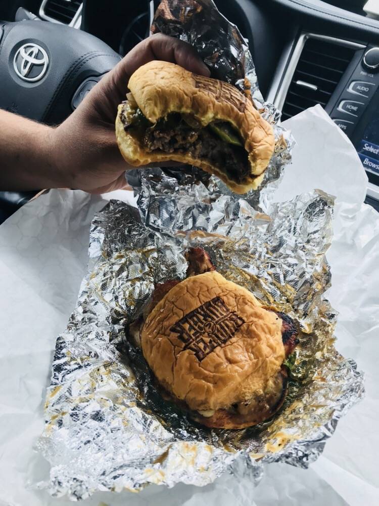 Bumper 2 Burger | restaurant | 715 S Main St, Lombard, IL 60148, USA | 6306138911 OR +1 630-613-8911