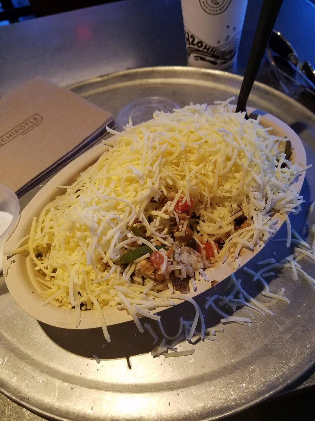 Chipotle Mexican Grill | restaurant | 2630 Mt Vernon Ave Ste 100, Bakersfield, CA 93306, USA | 6618723577 OR +1 661-872-3577