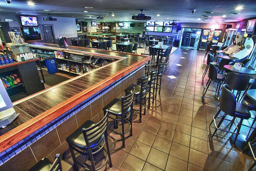 Longshots Sports Bar | restaurant | 2251 US-41, Schererville, IN 46375, USA | 2193220080 OR +1 219-322-0080