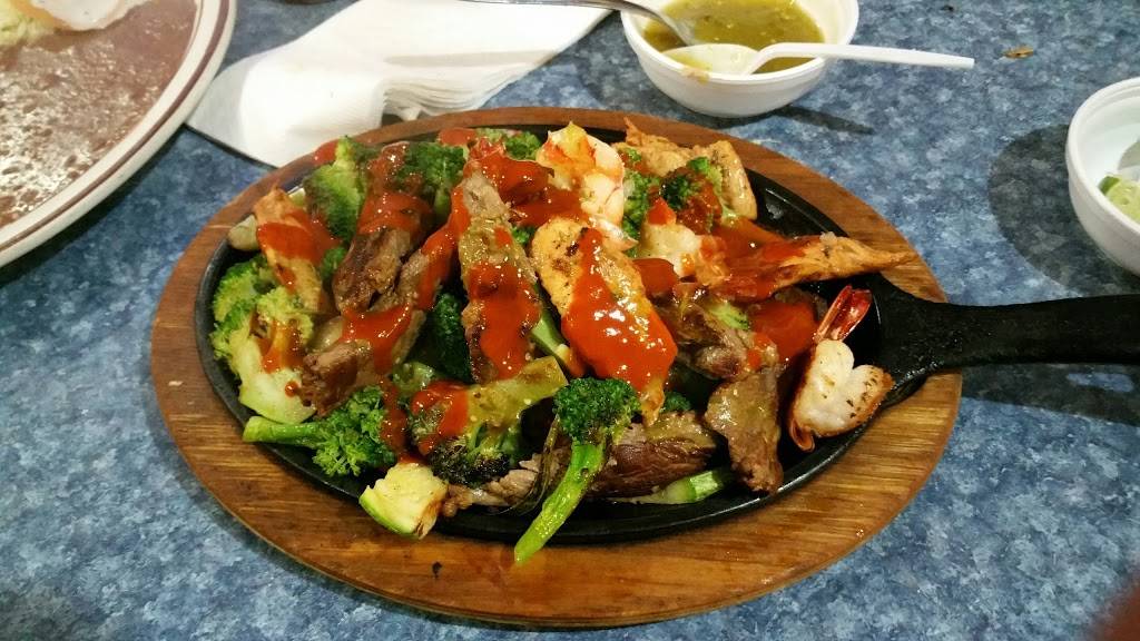 El Pulgarcito De America | restaurant | 4816 Central Ave, Charlotte, NC 28205, USA | 7045636500 OR +1 704-563-6500