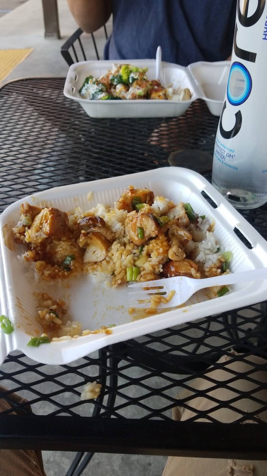 Bowlzeye | restaurant | 75 Bullard Ave, Clovis, CA 93612, USA | 5592983986 OR +1 559-298-3986