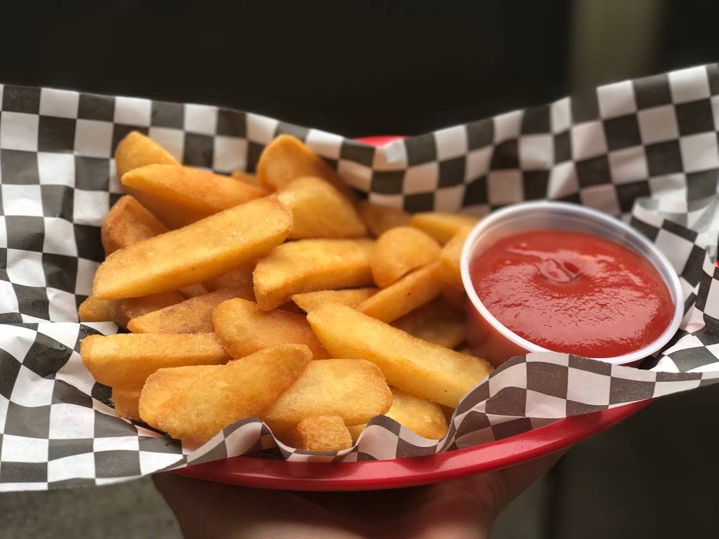 Cheechs Pizza | meal takeaway | 2004, 2116 Hillhurst Ave, Los Angeles, CA 90027, USA | 3236667744 OR +1 323-666-7744