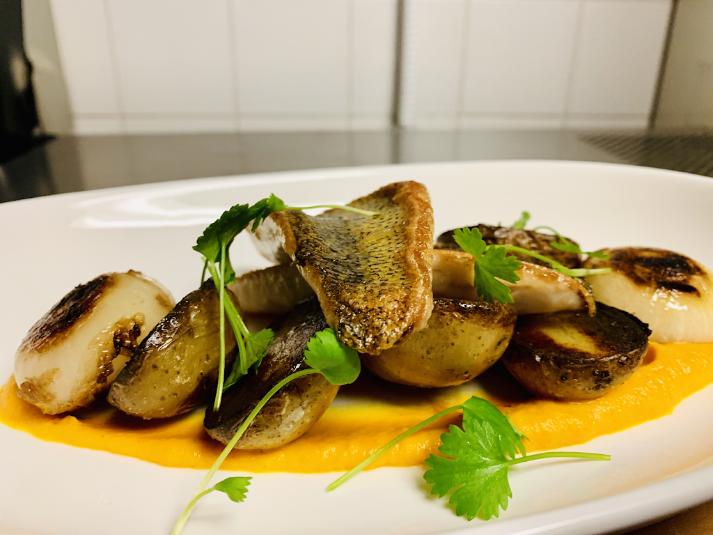 Milos Craft Beer Emporium | restaurant | 420 Talbot St, London, ON N6A 2S2, Canada | 5196014447 OR +1 519-601-4447