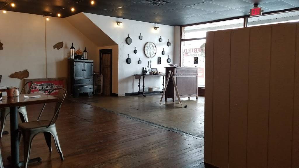 Southern Fried | restaurant | 130 E Broad St, Mineola, TX 75773, USA | 9036388194 OR +1 903-638-8194