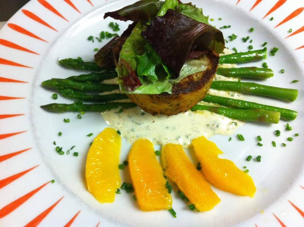 The Daily Dish | restaurant | 8301 Grubb Rd, Silver Spring, MD 20910, USA | 3015886300 OR +1 301-588-6300