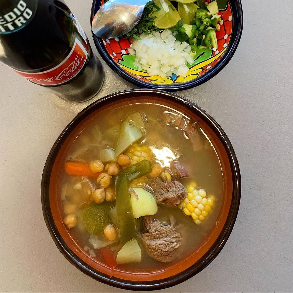 Un Mundo De Sabor | restaurant | 1900 W William Cannon Dr, Austin, TX 78745, USA | 5122898616 OR +1 512-289-8616