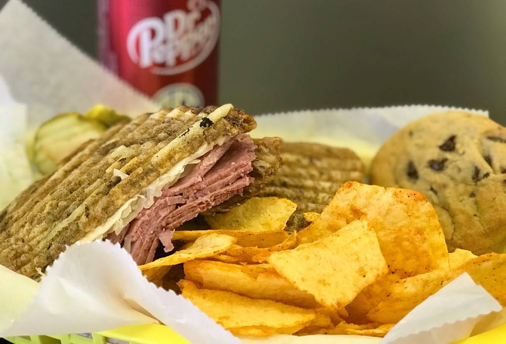 Lucky Dice Cafe | restaurant | 7914 Memorial Pkwy SW Suite B7, Huntsville, AL 35802, USA | 2568018187 OR +1 256-801-8187