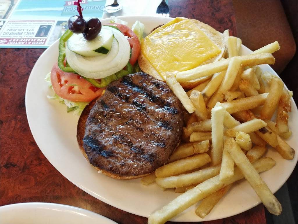 Ocean Bay Diner | restaurant | 1803 NJ-35, South Amboy, NJ 08879, USA | 7323137979 OR +1 732-313-7979