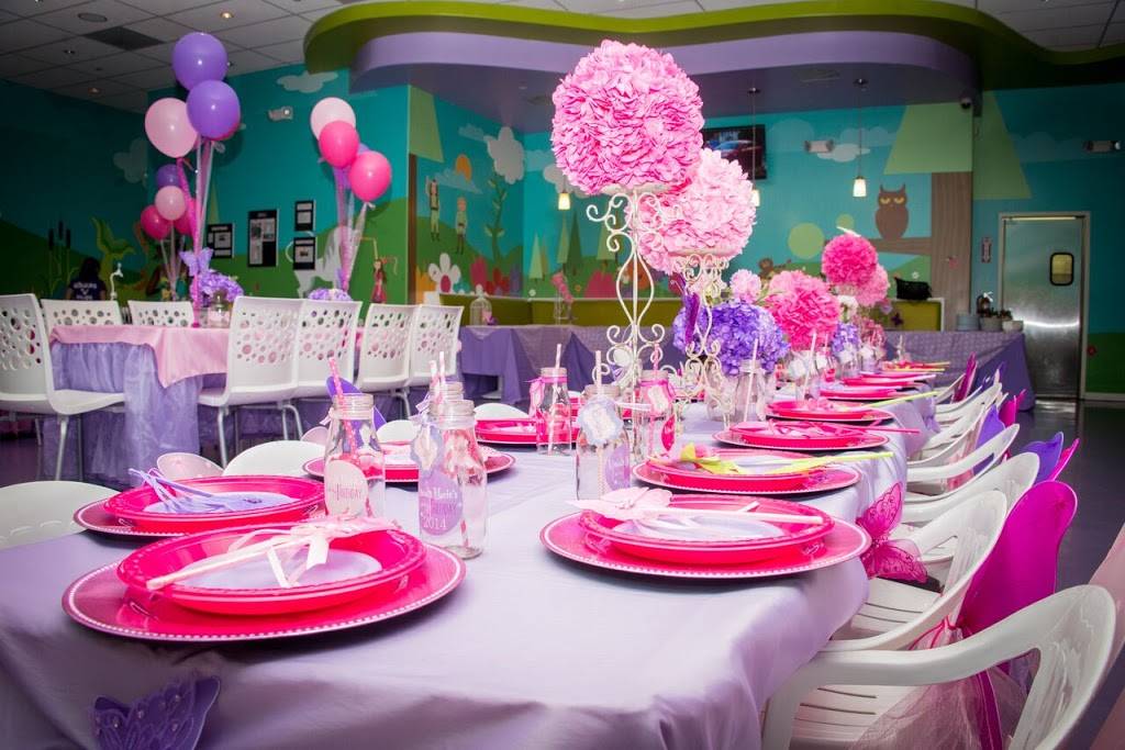 Giggles N’ Hugs | restaurant | 3222 Galleria Way, Glendale, CA 91210, USA | 8189564847 OR +1 818-956-4847