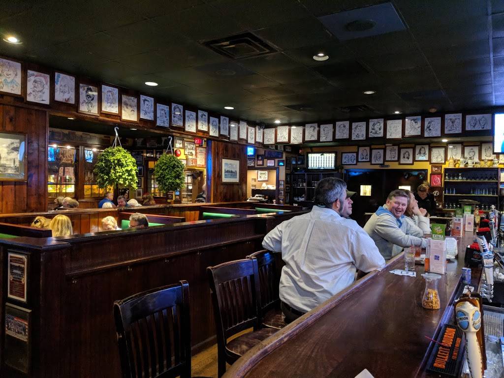 Leos Midway | restaurant | 190 7th St, Garden City, NY 11530, USA | 5167420574 OR +1 516-742-0574