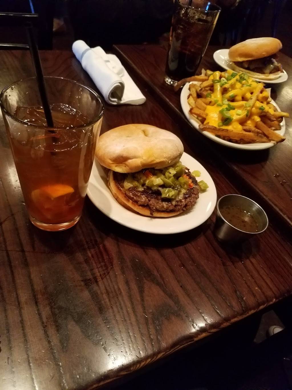 Wendys | restaurant | 5147 W Cermak, Cicero, IL 60804, USA | 7088633606 OR +1 708-863-3606