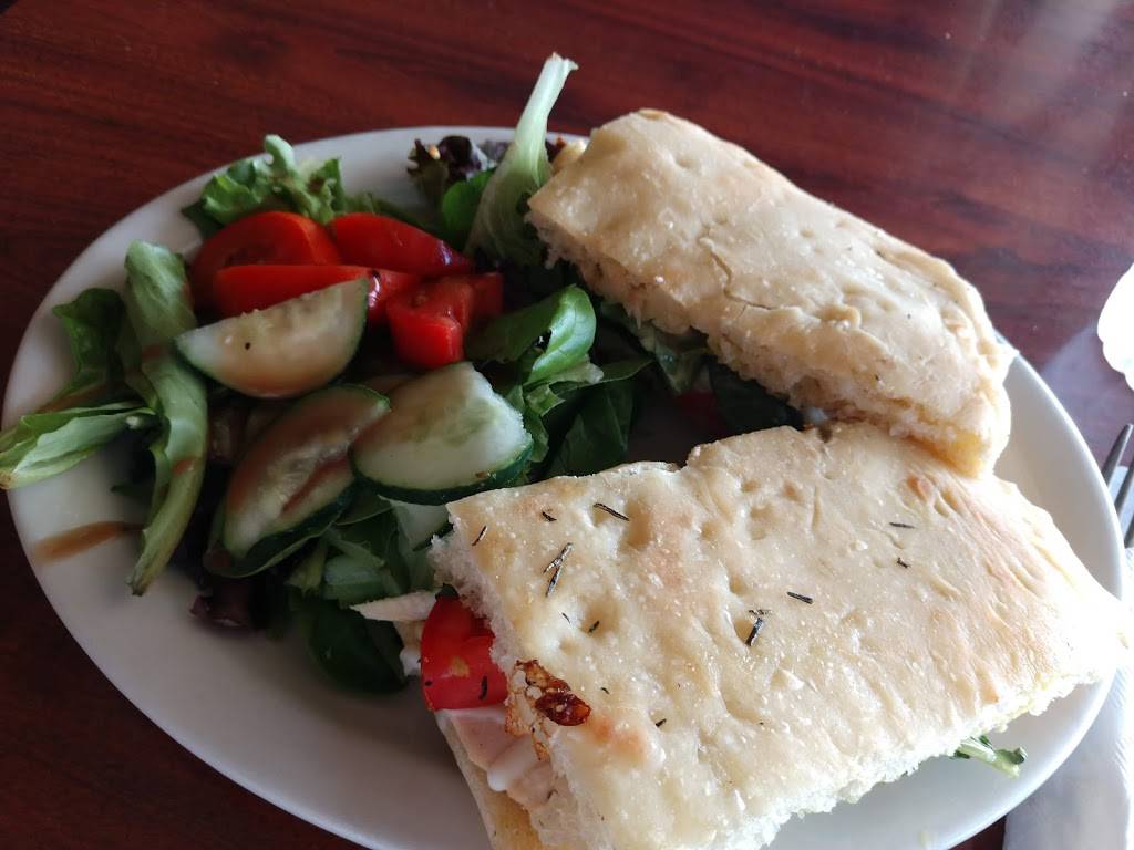 Robas Pizza Cafe | restaurant | 2320 Powell St, Emeryville, CA 94608, USA | 5105477773 OR +1 510-547-7773