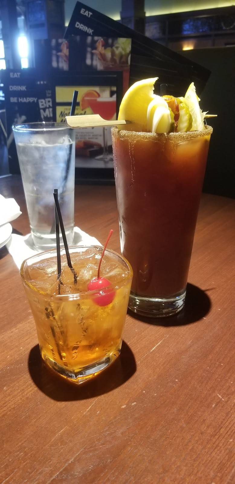 Bar Louie - Southpark Mall | night club | 10 Southpark Center, Strongsville, OH 44136, USA | 4407835710 OR +1 440-783-5710