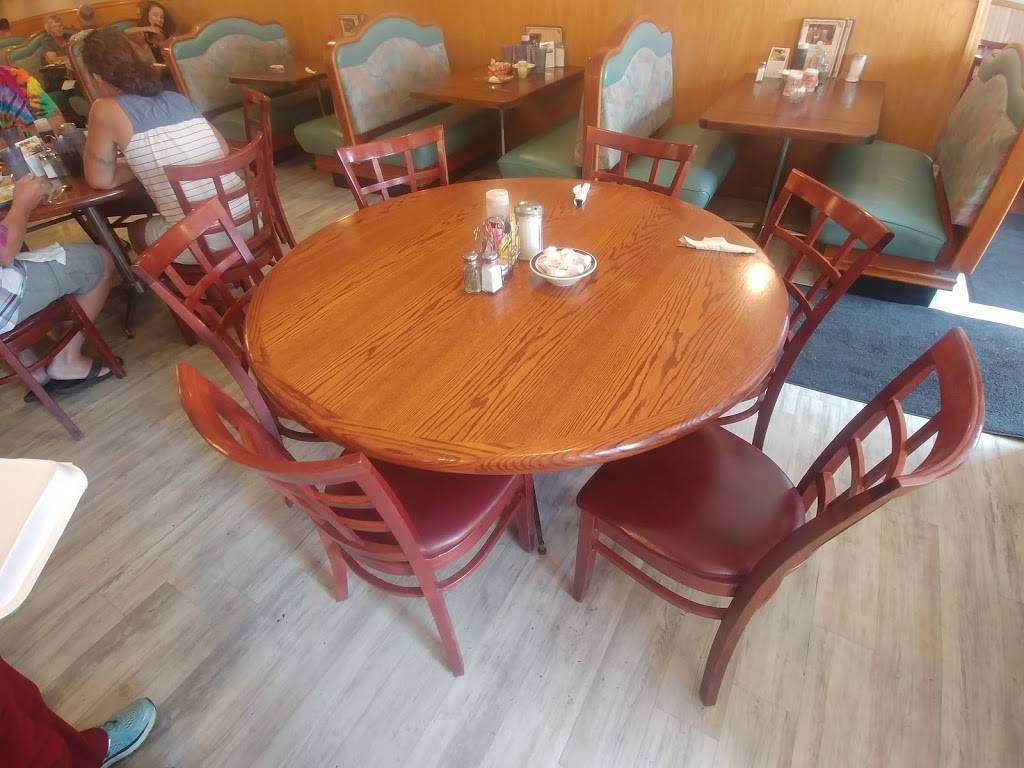 Kirkland Family Restaurant | restaurant | 507 Main St, Kirkland, IL 60146, USA | 8155223531 OR +1 815-522-3531