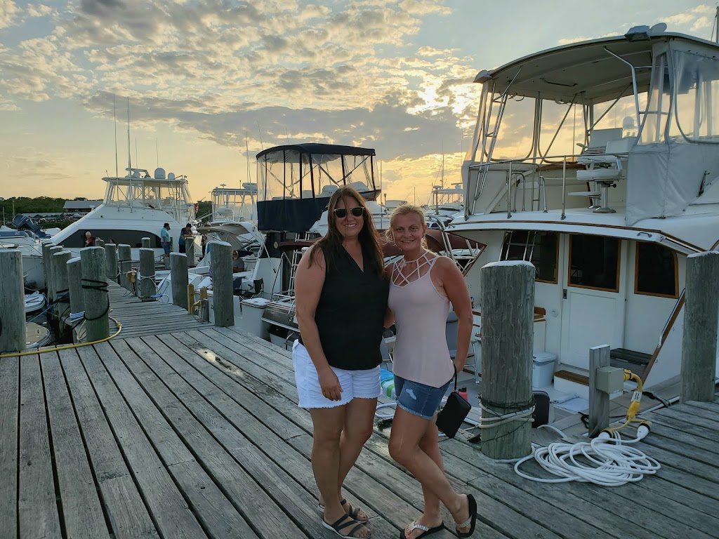 Rebeccas Dockside Paynes Dock | restaurant | 111 Ocean Ave, New Shoreham, RI 02807, USA | 4014662599 OR +1 401-466-2599