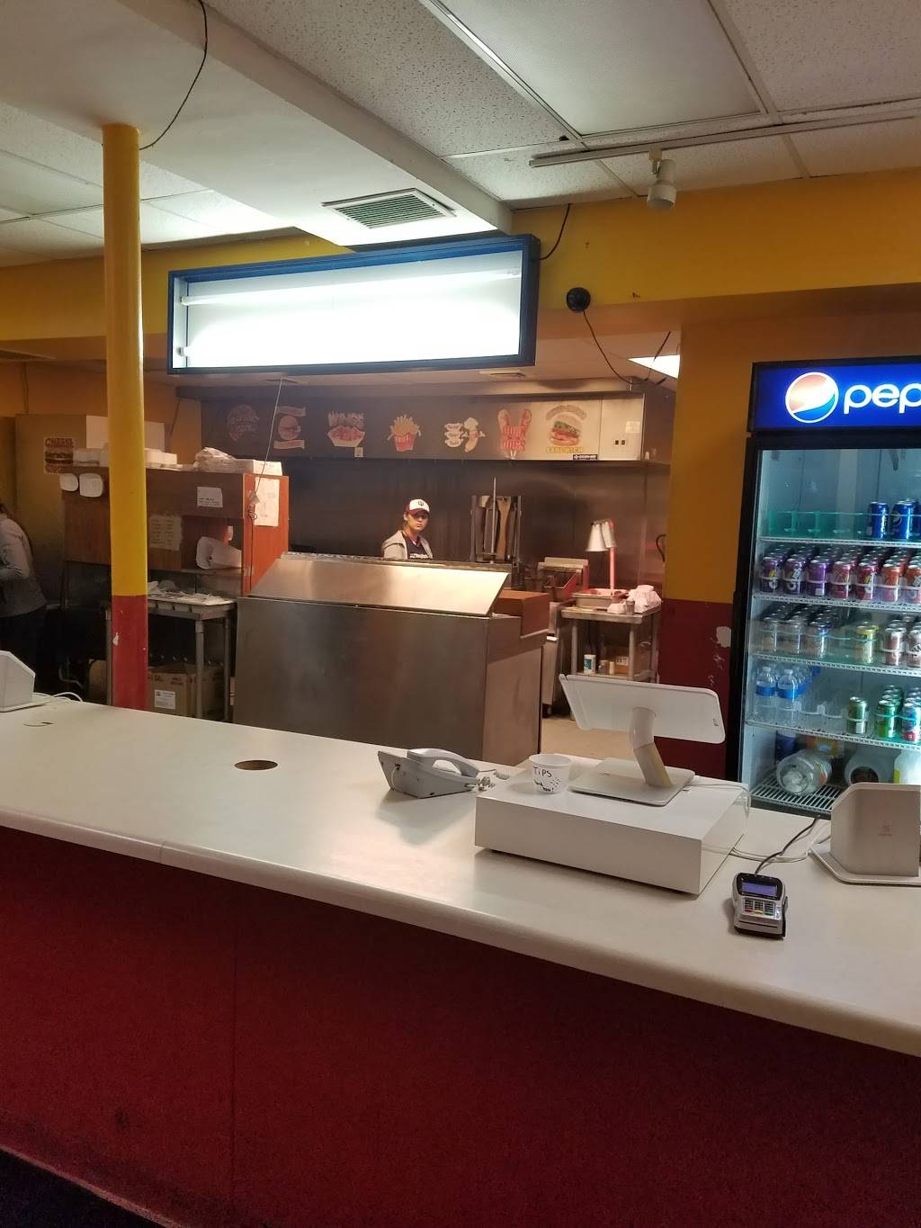 Mannys Chicago Style Dawg House | restaurant | 6217 Kennedy Ave, Hammond, IN 46323, USA | 2198441118 OR +1 219-844-1118