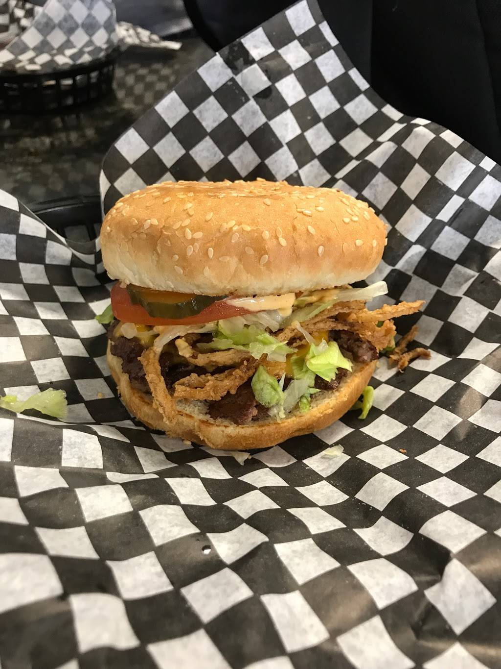 ZEAL Burgers | restaurant | 1926 Weston Rd, Toronto, ON M9N 1W4, Canada | 6473523933 OR +1 647-352-3933