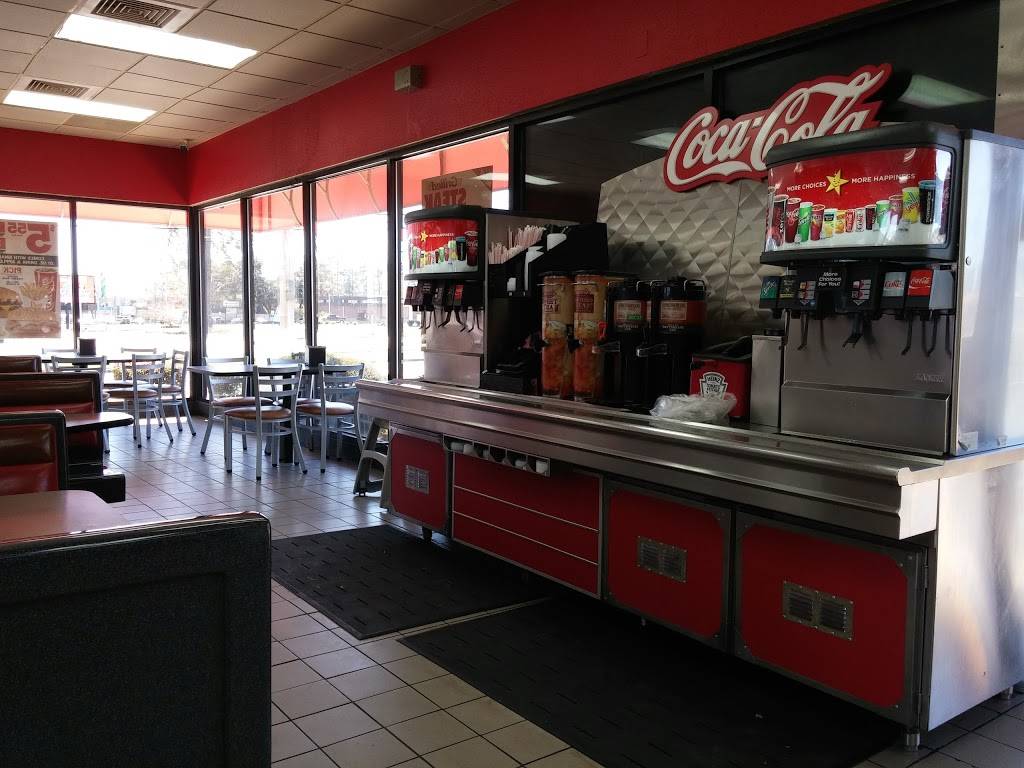 Hardees | restaurant | 169 W Hendry St, Hinesville, GA 31313, USA | 9128764220 OR +1 912-876-4220