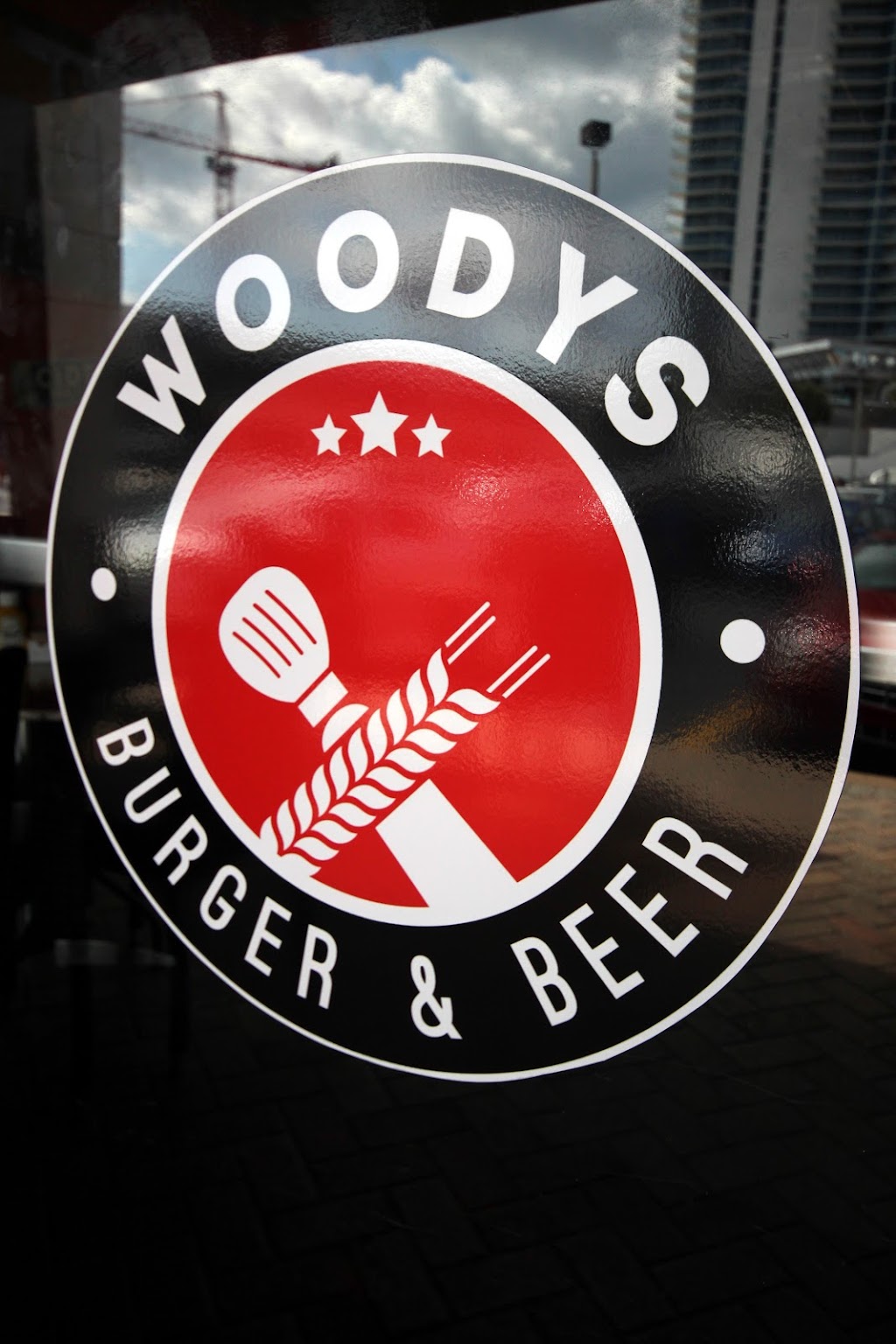 Woodys Burger and Beer | restaurant | 17066 Collins Ave b, Sunny Isles Beach, FL 33160, USA | 3055024764 OR +1 305-502-4764
