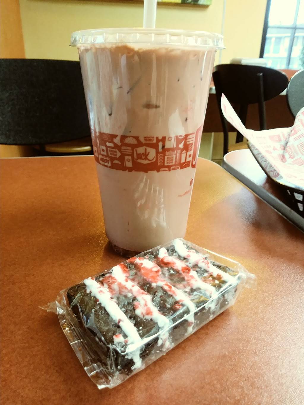 Jack in the Box | restaurant | 1650 E Daily Dr, Camarillo, CA 93010, USA | 8054849443 OR +1 805-484-9443