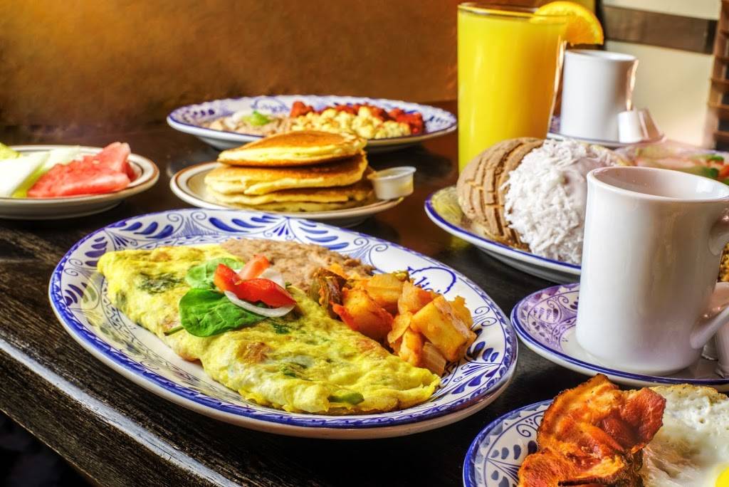 Julios Mexican Food | restaurant | Cimarron Market, 7470 N Resler Dr, El Paso, TX 79911, USA | 9155812242 OR +1 915-581-2242