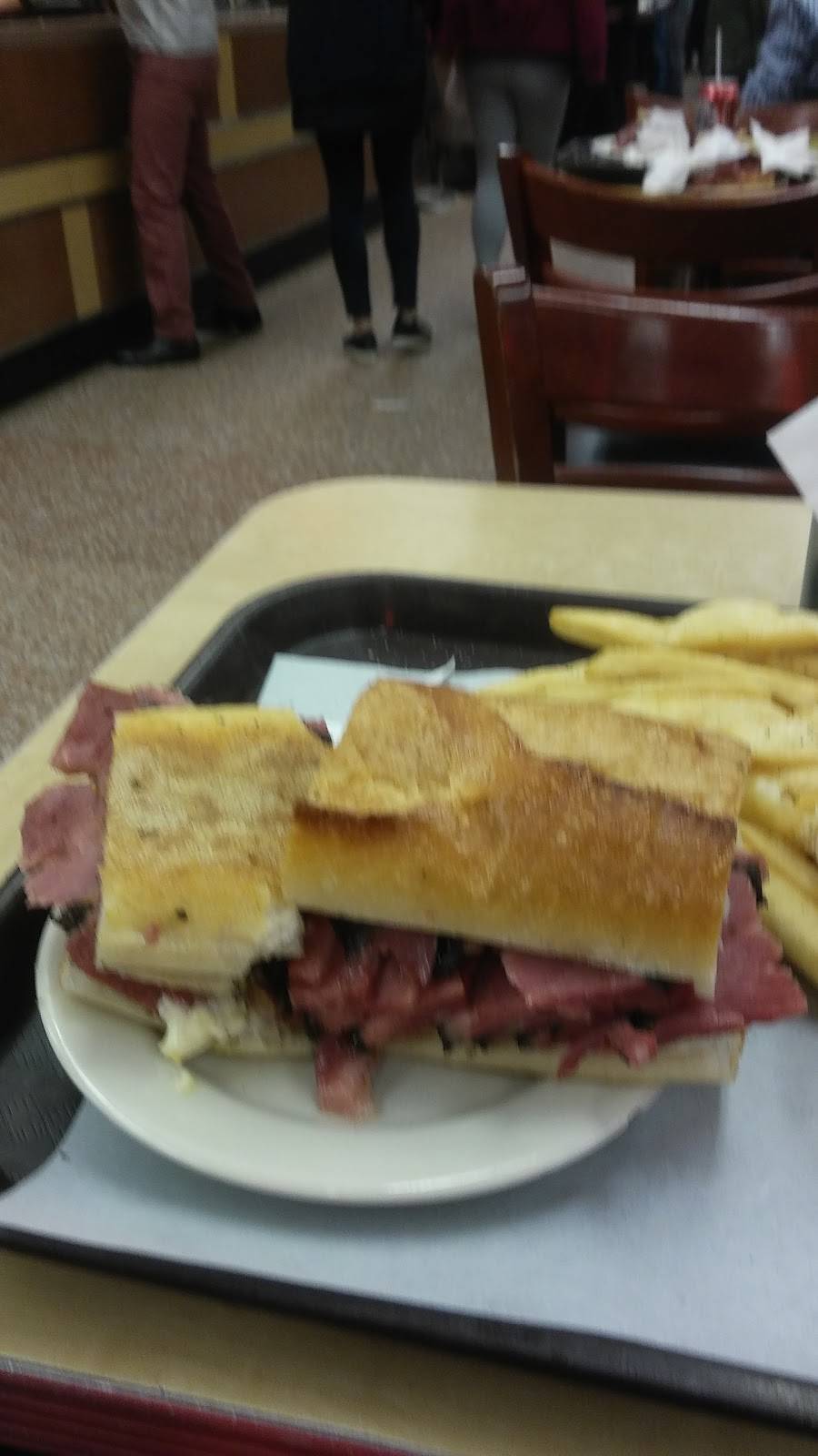 La Isla Cuchifritos | restaurant | 6 Graham Ave, Brooklyn, NY 11206, USA | 7183884666 OR +1 718-388-4666