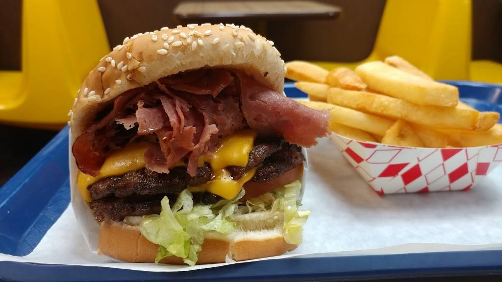 Crown Burgers | restaurant | 2192 S Colorado Blvd, Denver, CO 80222, USA | 3037539696 OR +1 303-753-9696