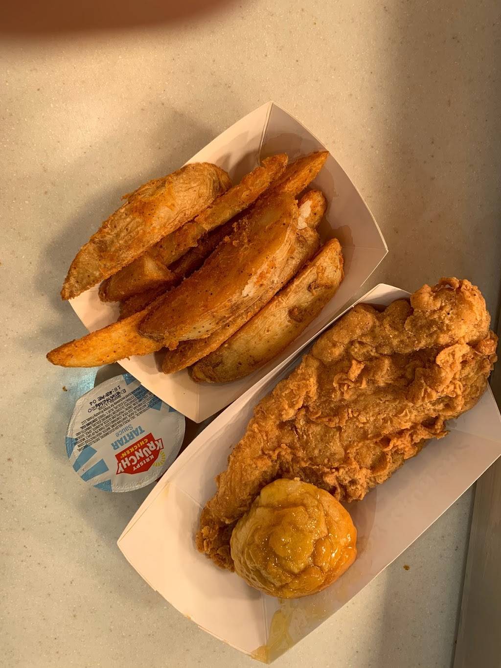 Krispy Krunchy Chicken | restaurant | 2660 Mason St, San Francisco, CA 94133, USA | 4158008637 OR +1 415-800-8637