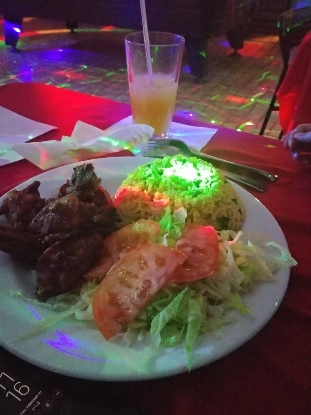 Quisqueya La Bella | restaurant | 1300 Finch Ave W, North York, ON M3J 3K2, Canada | 6475604015 OR +1 647-560-4015