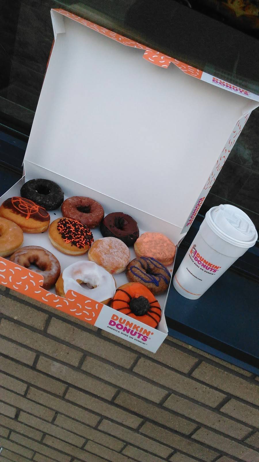 Dunkin | bakery | 486 N Orange Ave Suite 5, Orlando, FL 32801, USA | 4076747385 OR +1 407-674-7385